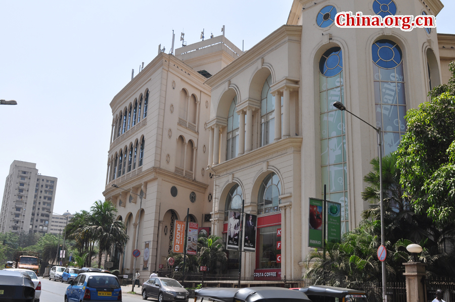 Photo taken on April 29 shows the street view of Mumbai, India. Mumbai is the capital of the Indian state of Maharashtra. It is the most populous city in India, and the fourth most populous city in the world. [China.org.cn/by Chen Chao and Huang Shan]