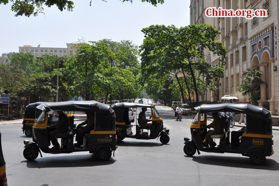 Photo taken on April 29 shows the street view of Mumbai, India. Mumbai is the capital of the Indian state of Maharashtra. It is the most populous city in India, and the fourth most populous city in the world. [China.org.cn/by Chen Chao and Huang Shan]