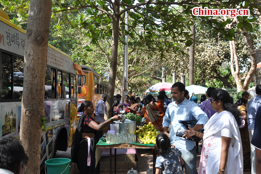 Photo taken on April 29 shows the street view of Mumbai, India. Mumbai is the capital of the Indian state of Maharashtra. It is the most populous city in India, and the fourth most populous city in the world. [China.org.cn/by Chen Chao and Huang Shan]