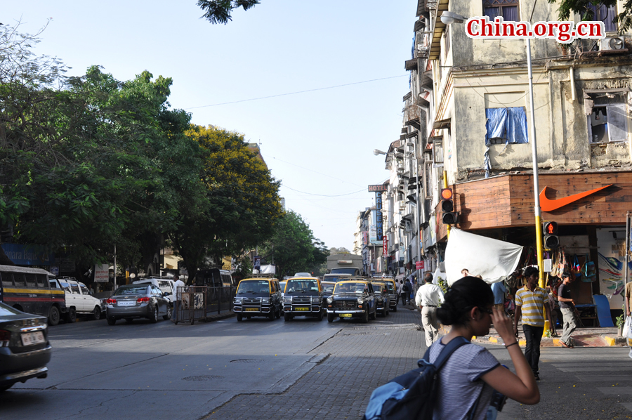 Photo taken on April 29 shows the street view of Mumbai, India. Mumbai is the capital of the Indian state of Maharashtra. It is the most populous city in India, and the fourth most populous city in the world. [China.org.cn/by Chen Chao and Huang Shan]