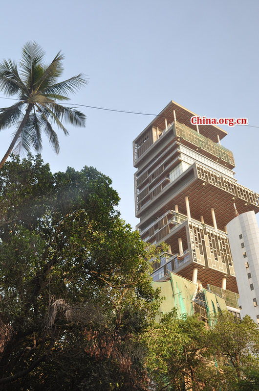 Photo taken on April 29 shows the street view of Mumbai, India. Mumbai is the capital of the Indian state of Maharashtra. It is the most populous city in India, and the fourth most populous city in the world. [China.org.cn/by Chen Chao and Huang Shan]