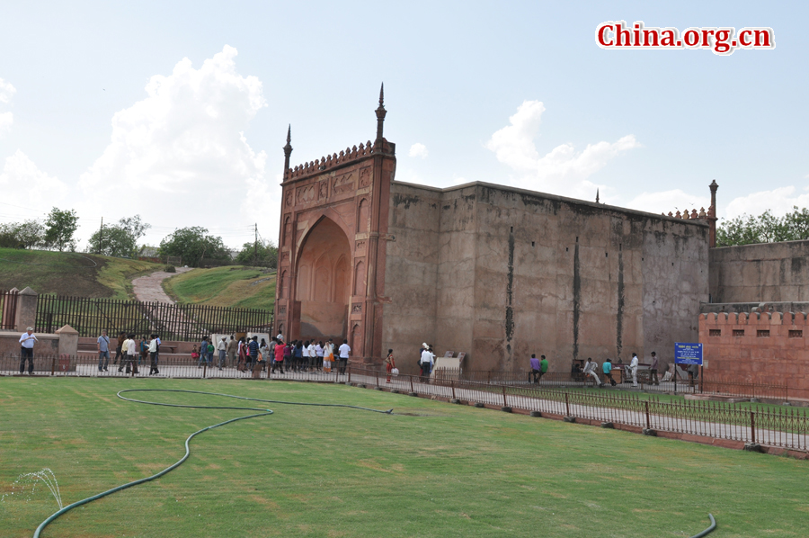 Photo taken on April 22 shows the view of Red Fort, a magnificent 17th-century red stone structure in Delhi where mutinous soldiers proclaimed the frail Mughal Emperor Bahadur Shah Zafar as ruler of India in May 1857.