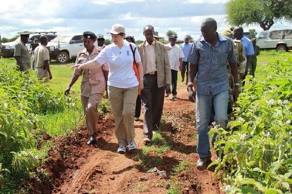 UNDP Administrator Helen Clark (pointing) on a visit to Kenya to highlight food security. [Christina LoNigro/UNDP]