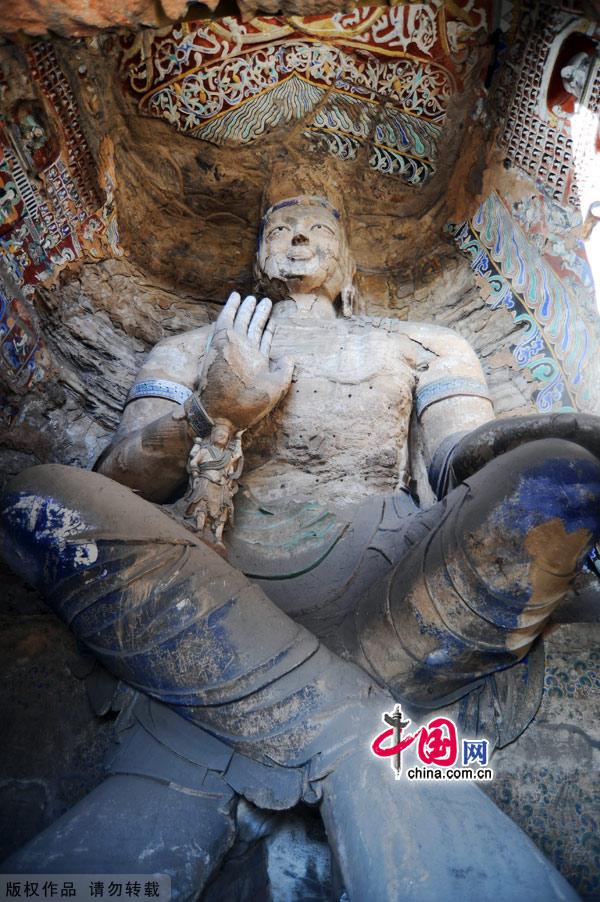 Located at the southern foot of Wuzhou Mountain 16 kilometers west of Datong, Shanxi Province, the Yungang Grottoes were built against the mountain and extend about 1 kilometer from east to west. 