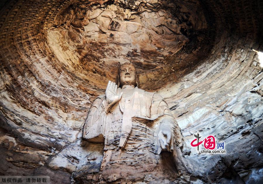 Located at the southern foot of Wuzhou Mountain 16 kilometers west of Datong, Shanxi Province, the Yungang Grottoes were built against the mountain and extend about 1 kilometer from east to west. 