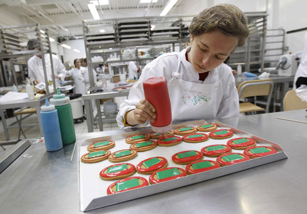 Sports-themed biscuits created to welcome Olympics