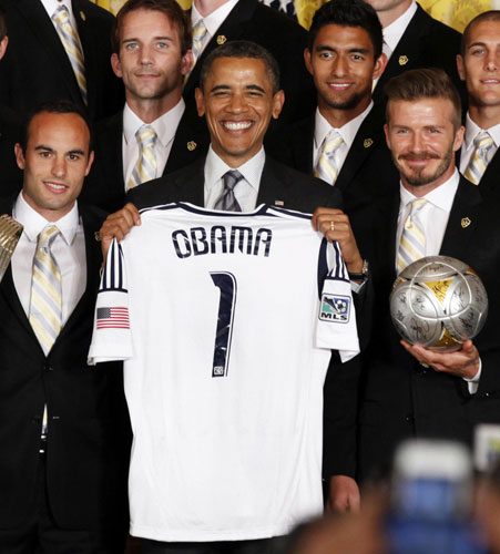 Obama welcomes Beckham to the White House