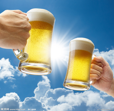 Beer has lots of health benefits when it's consumed in small amounts.
