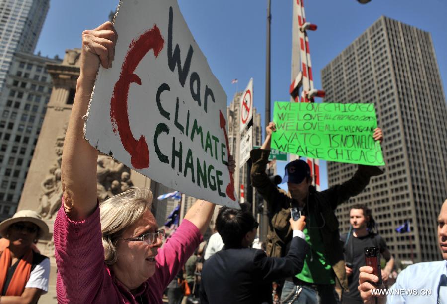 Protestors rally against G8, NATO in Chicago