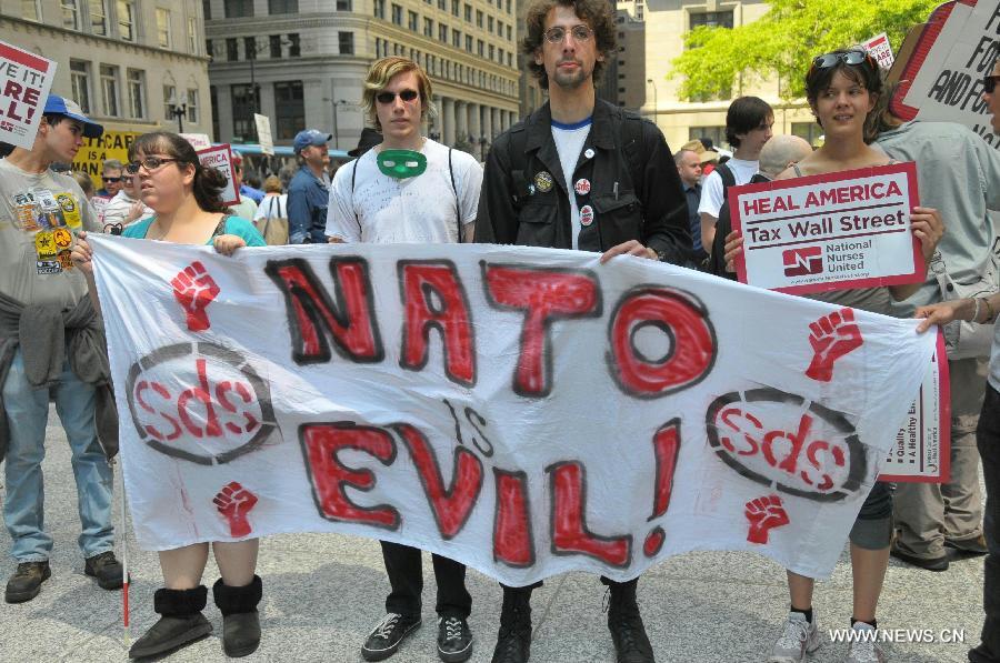 Protestors rally against G8, NATO in Chicago