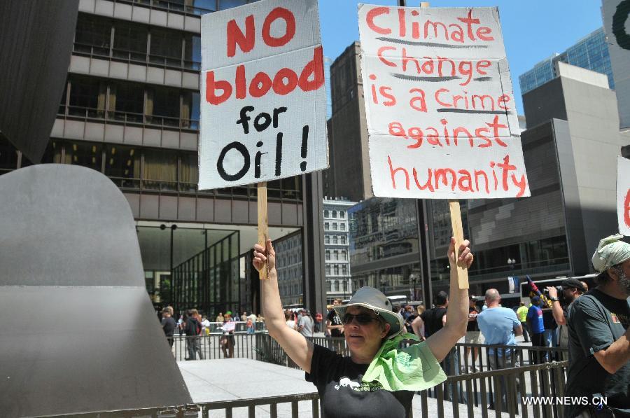 Protestors rally against G8, NATO in Chicago