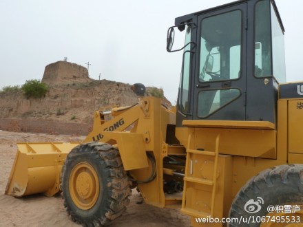 The destruction of a section of the Great Wall for the purpose of constructing a factory on the site in Shaanxi Province has triggered public furor.
