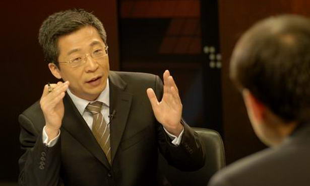 This undated file photo shows Yang Rui hosting a program. [Source: http://cctv.cntv.cn/]