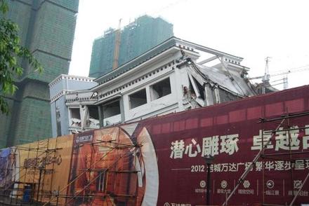 The Zijing Ethnic Minorities Middle School, which was rebuilt in 2010 for minority students from the Aba Prefecture, has been demolished to make room for a large-scale commercial housing project by a private developer. [ Photo/ 21cbh.com ]