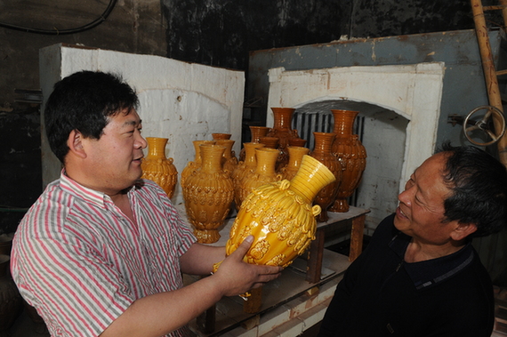 Copies of ancient celadon produced in Zibo