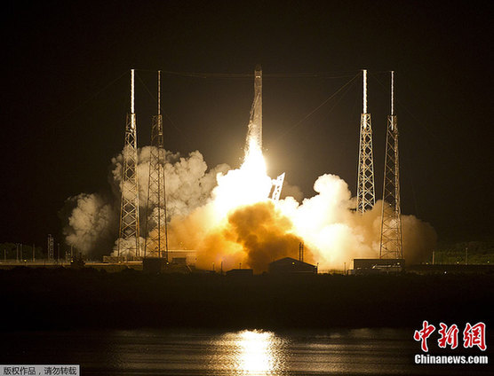 The Falcon 9 SpaceX rocket lifts off from space launch complex 40 at Cape Canaveral, Florida. [Chinanews.com]