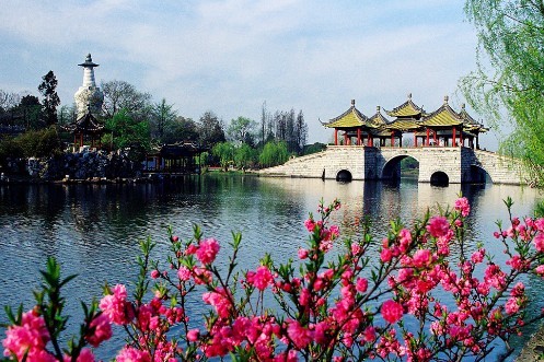 Slender West Lake, one of the 'top 10 attractions in Jiangsu, China' by China.org.cn.