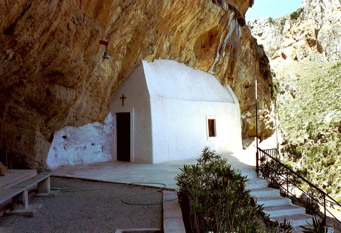 Kourtaliotiko Gorge - Church of Agia Paraskevi. Rethymno is located in central Crete between the towns of Chania and Heraklion. It is Crete's third largest town and portrays itself as a picturesque region sporting some delightful medieval architecture.