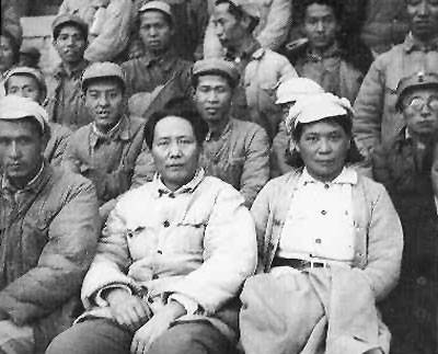 Mao Zedong made the speech at a meeting held in Yan'an to discuss the orientation of Chinese revolutionary art and literature in May, 1942. [ File photo ]