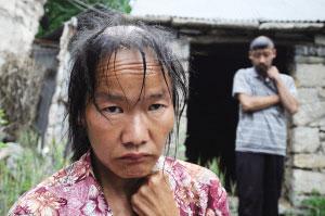  Two siblings live a hermitlike life in the mountains near Zhangqiu in east China's Shangdong province. [Photo: sohu.com]
