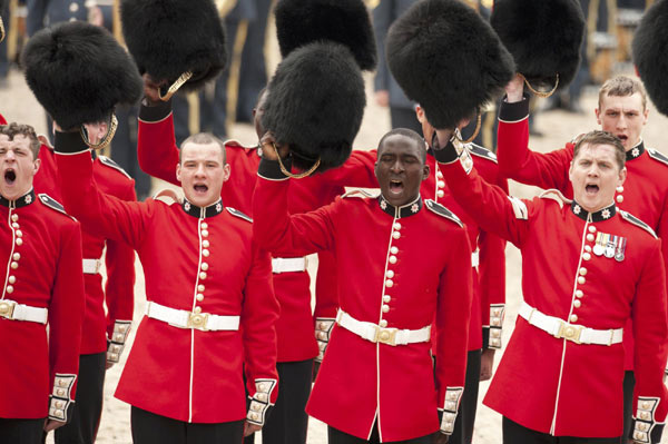 London 2012 security guards told to smile