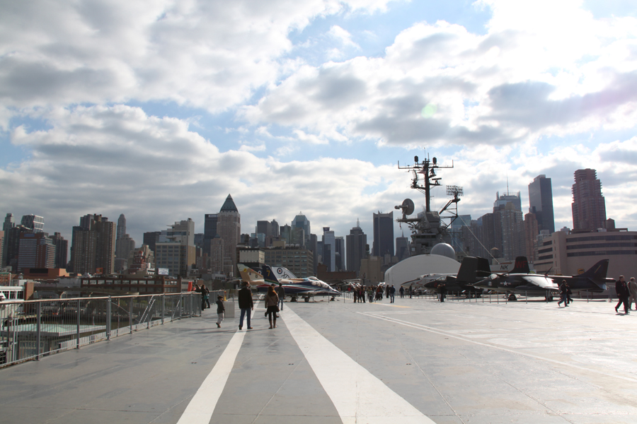 The World War II aircraft carrier USS Intrepid is now a museum which harbors on the Hudson River on the west side of Manhattan in New York City. [China.org.cn/by Li Xiaohua]