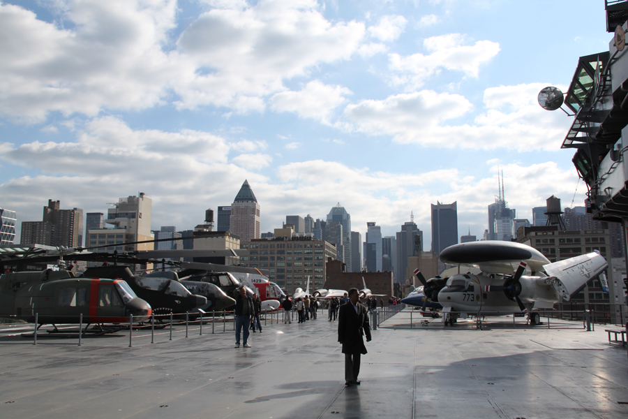 The World War II aircraft carrier USS Intrepid is now a museum which harbors on the Hudson River on the west side of Manhattan in New York City. [China.org.cn/by Li Xiaohua]