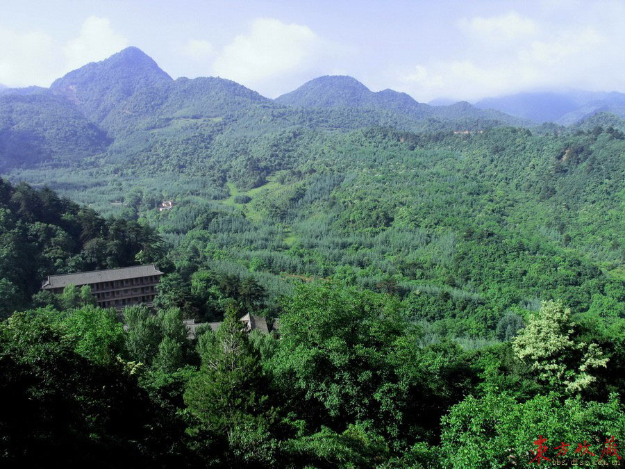 These grottoes (麦积山石窟) are found on the precipices of Maiji Mountain 30 kilometers south of Tianshui County, Gansu Province. Maiji Mountain is a green and graceful peak in the western part of the grand Qinling Range. The grottoes were cut during a period of 1,500 years, from the Later Qin Dynasty (384-417) until the Qing Dynasty (1644-1911). 