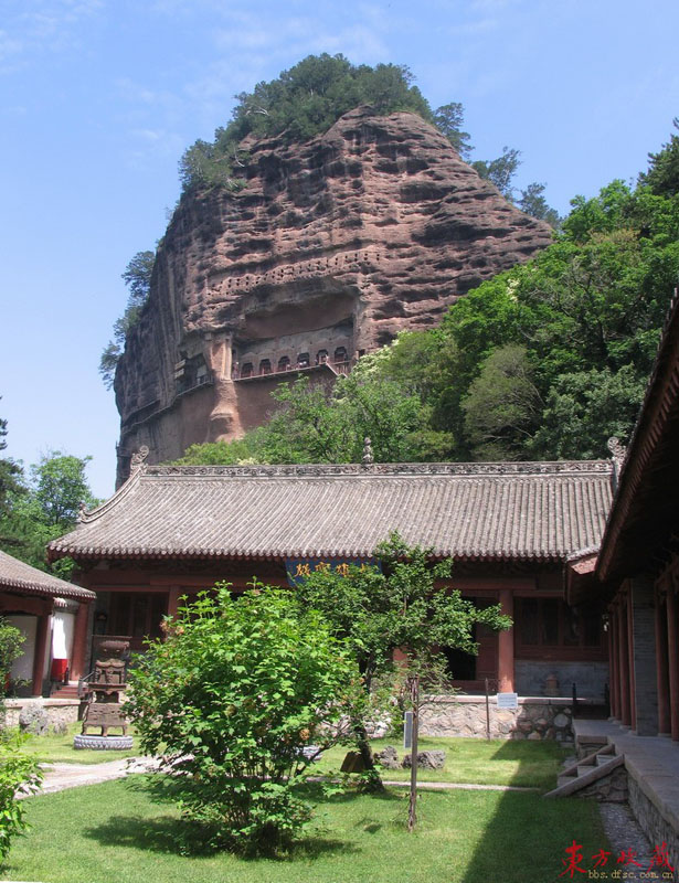 These grottoes (麦积山石窟) are found on the precipices of Maiji Mountain 30 kilometers south of Tianshui County, Gansu Province. Maiji Mountain is a green and graceful peak in the western part of the grand Qinling Range. The grottoes were cut during a period of 1,500 years, from the Later Qin Dynasty (384-417) until the Qing Dynasty (1644-1911). 