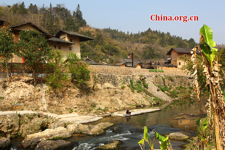 Built on a base of stone, the thick walls of Tulou were packed with dirt and fortified with wood or bamboo internally. The architectural arts of the Fujian Tulou can be traced back nearly 1,000 years, and their design incorporates the tradition of fengshui (favorable siting within the environment).