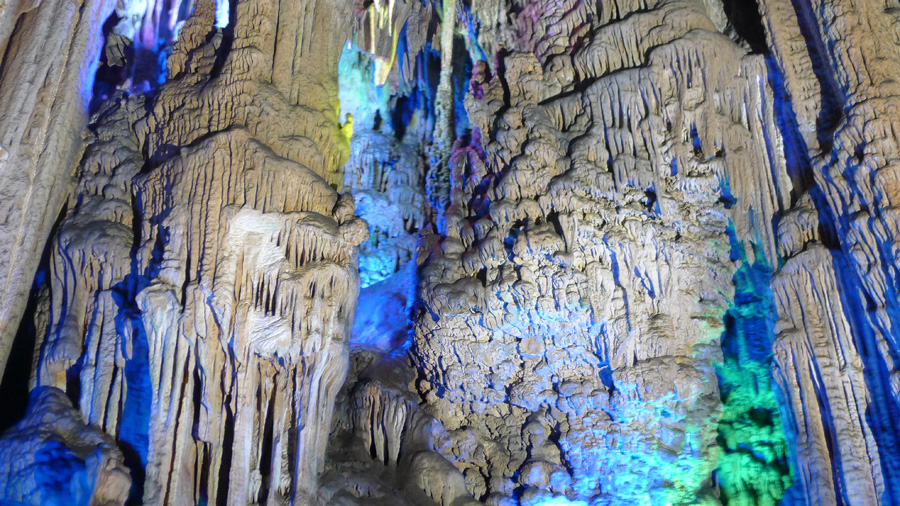 The cave is named after the verdant reeds that grow outside it and local people also make flutes from these plants. This spectacular cave is located 5 km northwest of the downtown of Guilin, and it is a must see for any visitor. Over millions of years, dripping water has eroded the cave to create a special world of various stalactites, stone pillars and rock formations. 