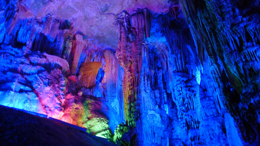 The cave is named after the verdant reeds that grow outside it and local people also make flutes from these plants. This spectacular cave is located 5 km northwest of the downtown of Guilin, and it is a must see for any visitor. Over millions of years, dripping water has eroded the cave to create a special world of various stalactites, stone pillars and rock formations. 