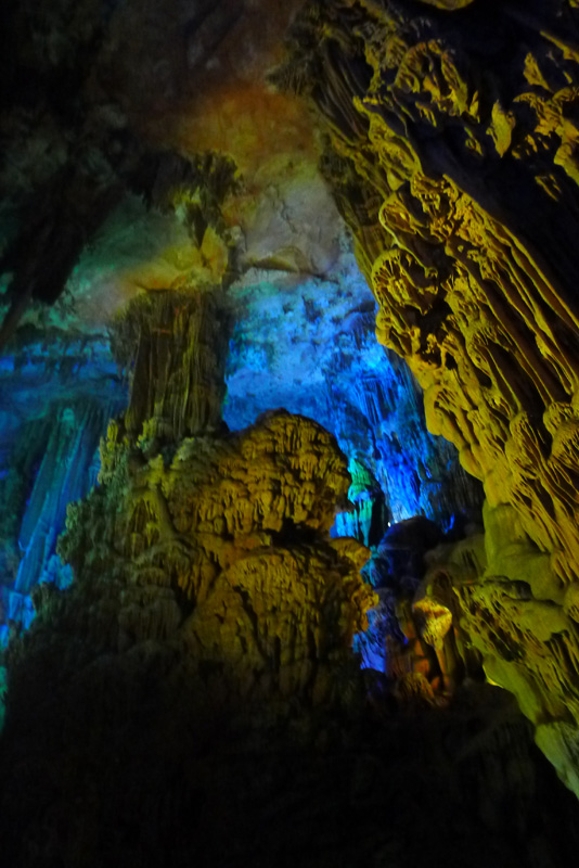 The cave is named after the verdant reeds that grow outside it and local people also make flutes from these plants. This spectacular cave is located 5 km northwest of the downtown of Guilin, and it is a must see for any visitor. Over millions of years, dripping water has eroded the cave to create a special world of various stalactites, stone pillars and rock formations. 