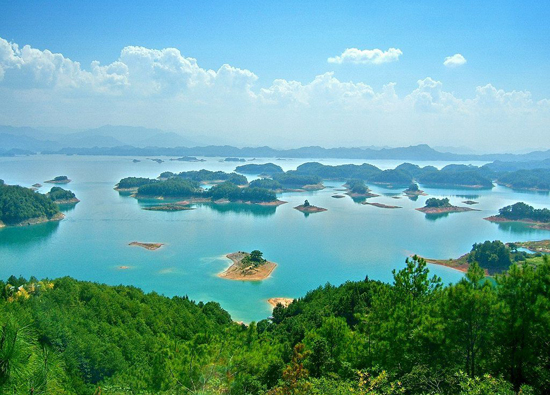 Thousand Island Lake, one of the 'top 10 attractions in Zhejiang, China' by China.org.cn.