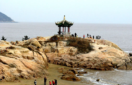 Mount Putuo, one of the 'top 10 attractions in Zhejiang, China' by China.org.cn.