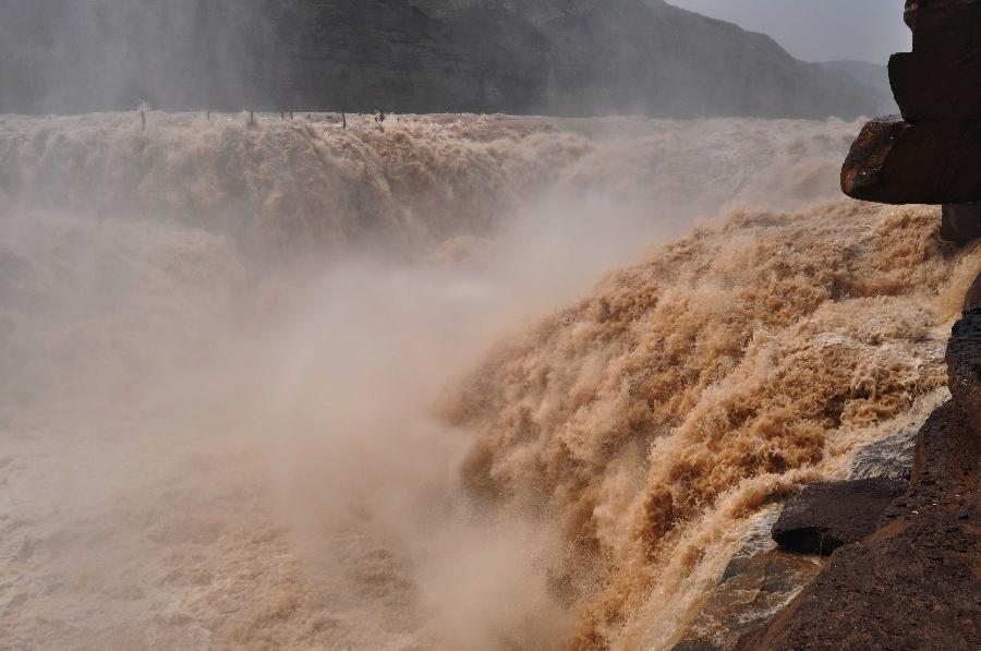 #CHINA-YELLOW RIVER-HUKOU WATERFALL (CN)