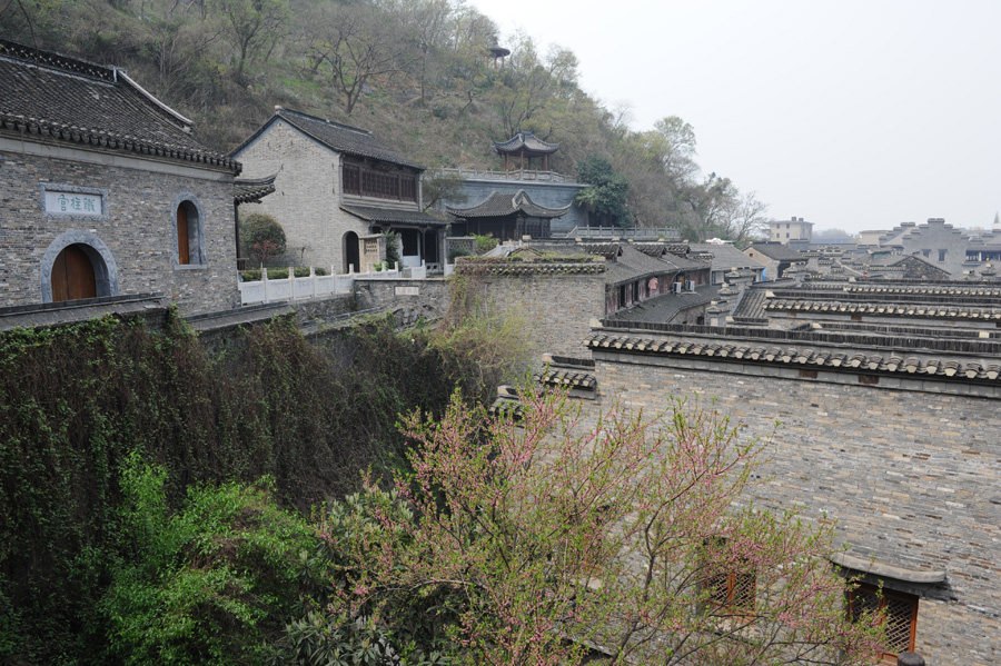 Located in the northern foot of Yuntai Mountain, Xijindu Street is composed of the Ancient Xijin Ferry and Xiaomatou Street. This street contains the most and best-preserved cultural relics and historical sites, and it is where the 'context' of the famous historical and cultural city of Zhenjiang lies. [China.org.cn/by Sun Hui]