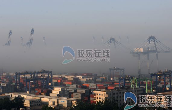 Fog blankets Yantai