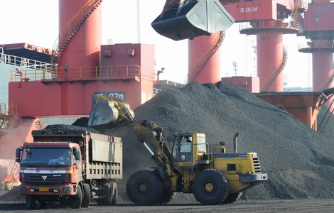 As of Wednesday, coal stockpiles stood at 8.7 million metric tons at Qinhuangdao port, China's biggest coal port in Hebei province, up 40 percent year-on-year.