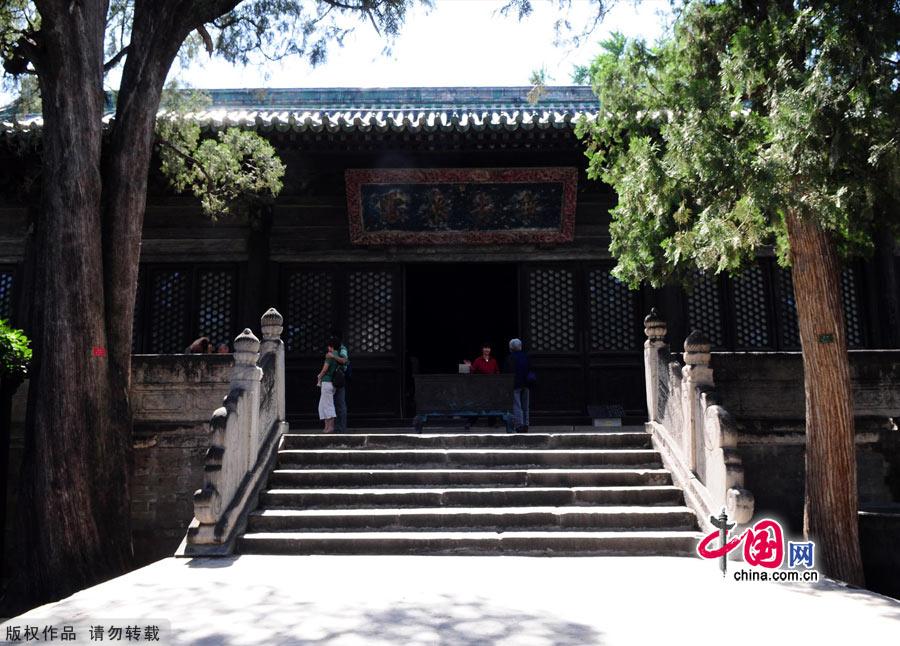 Dajue Temple, also called the Temple of Enlightenment, is nestled at the foot of Yangtai Hill in Beijing's western suburbs. The temple is best known for its magnolia trees, planted almost 300 years ago. There are many flowers and trees in the courtyards, the finest being the magnolias. [China.org.cn]