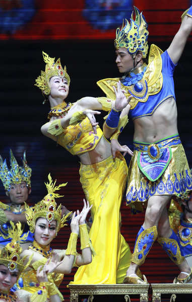 Artists perform at an opening ceremony for the fourth Minorities Art Festival of China at the Beijing National Stadium, June 12.[Photo/Xinhua]