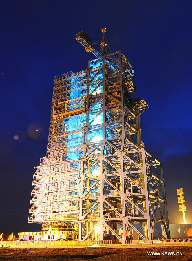 Photo taken on June 13, 2012 shows the lauching tower of Shenzhou-9 spacecraft in Jiuquan, northwest China's Gansu Province