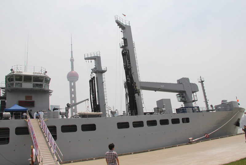 The versatile Fleet Tanker Shakti anchored at a port along the Huangpu River in Shanghai, June 13, 2012. [Pang Li/China.org.cn]