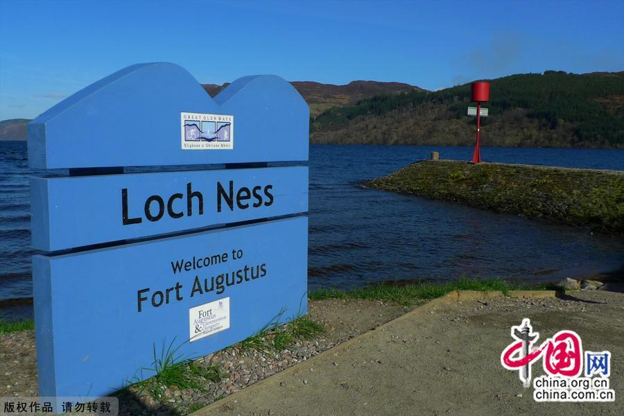 Loch Ness is a large, deep, freshwater loch in the Scottish Highlands extending for approximately 37 km (23 mi) southwest of Inverness. Loch Ness is best known for the alleged sightings of the cryptozoological Loch Ness Monster, also known affectionately as 'Nessie'. It is connected at the southern end by the River Oich and a section of the Caledonian Canal to Loch Oich. [China.org.cn]