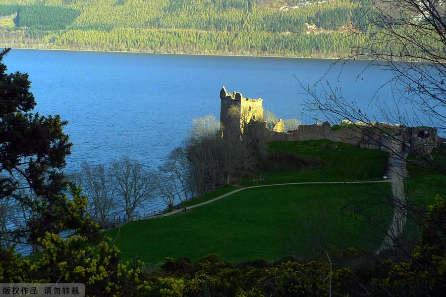 Loch Ness is a large, deep, freshwater loch in the Scottish Highlands extending for approximately 37 km (23 mi) southwest of Inverness. Loch Ness is best known for the alleged sightings of the cryptozoological Loch Ness Monster, also known affectionately as 'Nessie'. It is connected at the southern end by the River Oich and a section of the Caledonian Canal to Loch Oich. [China.org.cn]