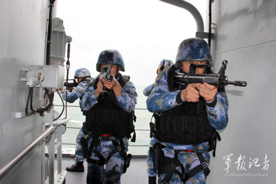 The Chinese navy escort fleet conducts an exercise in Qingdao, Shandong Province. [File photo] 