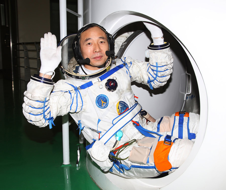 Three astronauts, two male and one female, will board Shenzhou 9 spacecraft to fulfill China's first manned space docking mission. In the picture is Jing Haipeng.