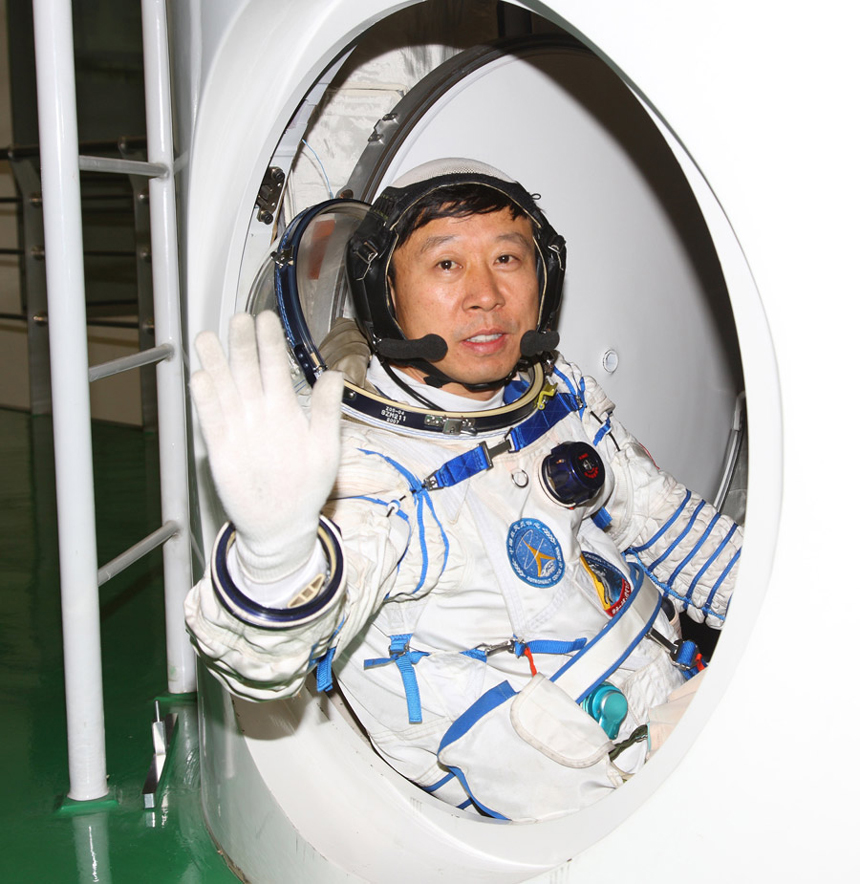Three astronauts, two male and one female, will board Shenzhou 9 spacecraft to fulfill China's first manned space docking mission. In the picture is Liu Wang.