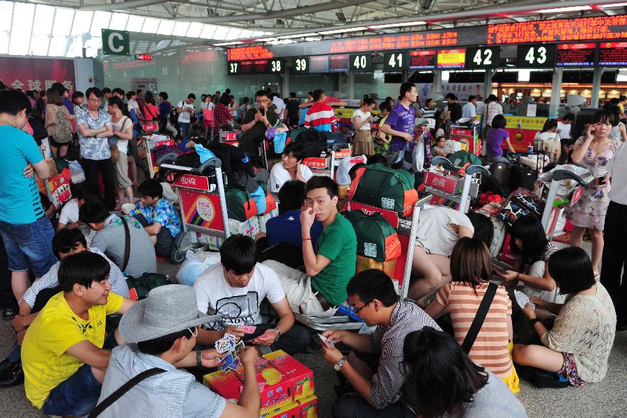 CHINA-SANYA-TROPICAL STORM TALIM-FLIGHTS DELAY (CN)