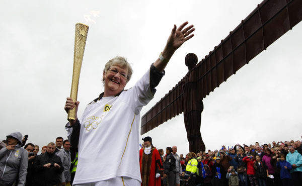 Northeast England welcomes Olympic flame